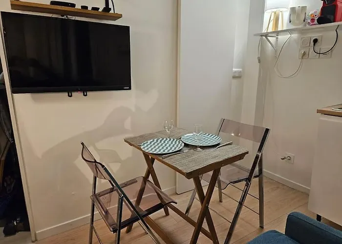 Studette Rémilly à *