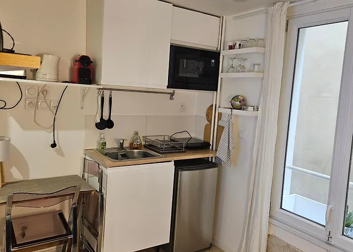 Studette Rémilly à Apartamento Versalles